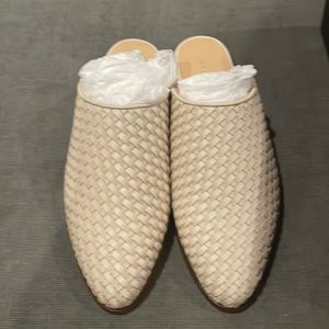 Brand new never worn Nisolo Ama Woven Mules in size 6.